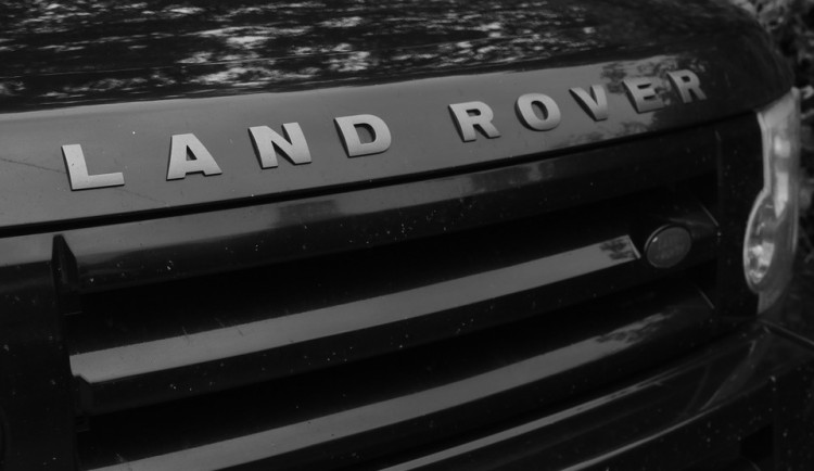 Prodej Land Roveru přes internet byl podvod. Policie v Královéhradeckém kraji řeší tři podobné případy