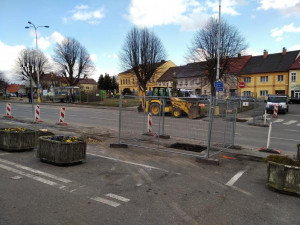 Rekonstrukce náměstí v České Skalici je v polovině. První etapa skončí na podzim