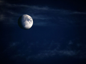 Večer nás čeká polostínové zatmění Měsíce. Pozorování v kraji mohou pokazit mraky
