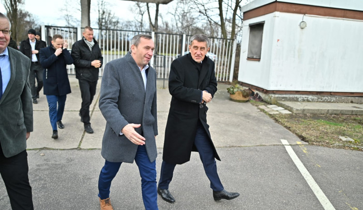 Premiér Andrej Babiš po návštěvě fotbalového stadionu v Hradci