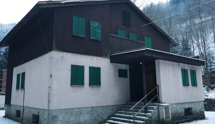 Původní stav budovy v Temném Dole, který byl zdemolován