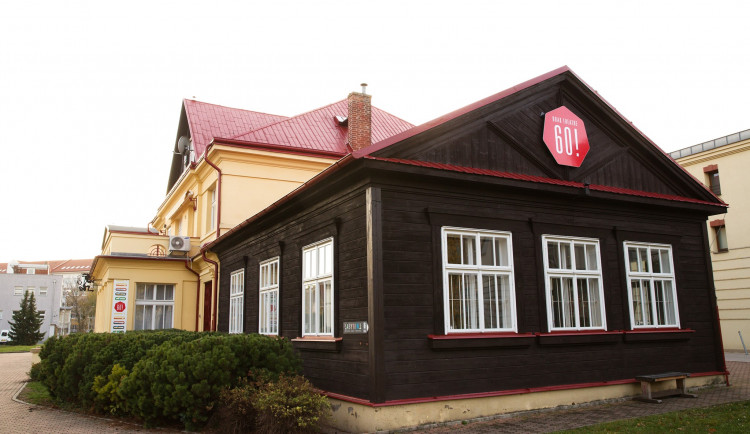 SOUTĚŽ: Divadlo Drak v Hradci Králové uvede Bílého Tesáka. Vyhrajte si vstupenky