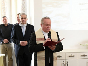 Slavnostní přestřižení pásky