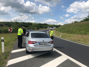 Při bezpečnostní akci na dálnici D11