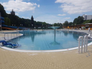 Venkovní koupaliště v Trutnově je opravené a otevře se na konci června