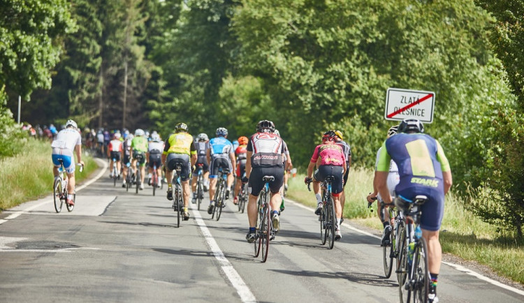 Na Rychnovsku a Trutnovsku budou brázdit silnice cyklisté. Na cyklo závody bude dohlížet i policie