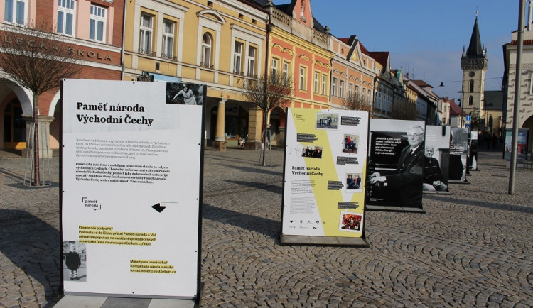 Na náměstí ve Dvoře vyrostou panely. Připomenou významné osobnosti i zajímavá místa