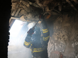 Požár rodinného domu ve Velkých Svatoňovicích