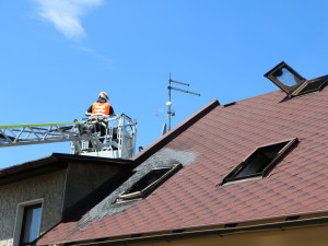 Požár rodinného domu ve Velkých Svatoňovicích