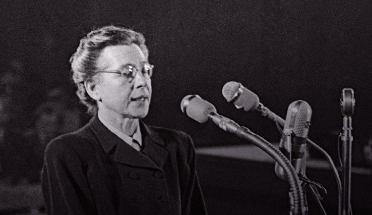 Přečtěte si příběh Milady Horákové, ženy, kterou nezlomila válka, nacisté, ani komunisté