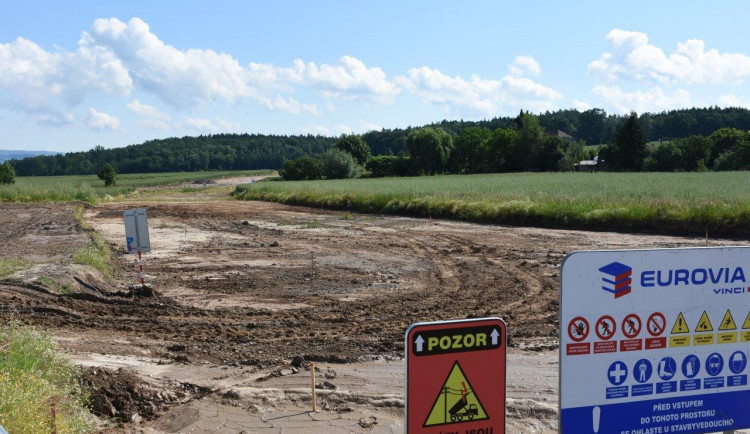 Začala stavba obchvatu Domašína v zóně Kvasiny. Stát bude 135 milionů korun.