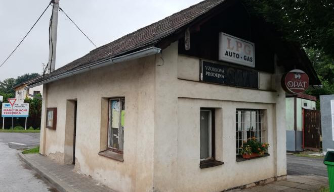 Čekárna na autobusové zastávce ve Zboží