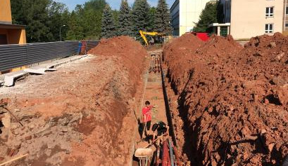 rekonstrukce atletického stadionu na Základní škole R. Frimla