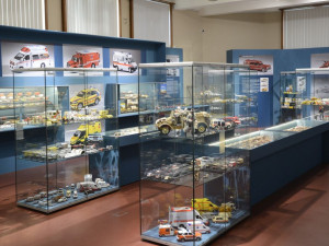 V muzeu začala výstava modelů sanitek. Připomíná 40 let od vzniku záchranné služby v Hradci Králové