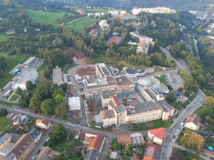 FOTO: Náchodská nemocnice je zkolaudovaná. První pacienty začne ošetřovat na jaře příštího roku