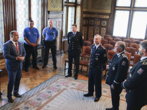 Náchodský starosta Jan Birke, policejní prezident Jan Švejdar, ředitel Krajského ředitelství Policie ČR Královéhradeckého kraje Petr Petřík, vedoucího územního odboru Radek Bohuslav a další