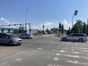 Oprava Gočárova okruhu o víkendu uzavře další křižovatku. Řidiči musí počítat s komplikacemi