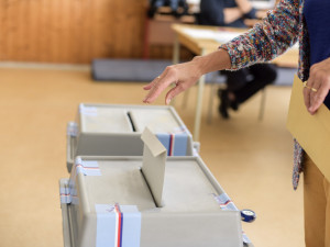 V senátním obvodu Hradec Králové je do voleb registrováno 11 kandidátů