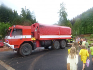 FOTO: Kvůli bouřkám měli hasiči v Královéhradeckém kraji napilno. Na Trutnovsku evakuovali i dětský tábor