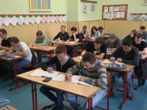 Konkurz na ředitele školy v Jaroměři by měla prověřit policie