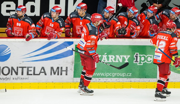 Začínají vyřazovací boje letního poháru. Hradecký Mountfield dnes hostí třinecké Oceláře