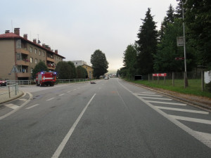 Havarovaný motocykl z dnešní nehody v Trutnověpolicisté hledají svědky hned dvou dopravních nehod, při kterých došlo ke zranění