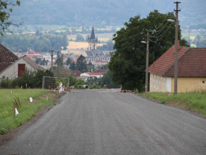 Práce na Krkonošské ulici ve Dvoře Králové nad Labem