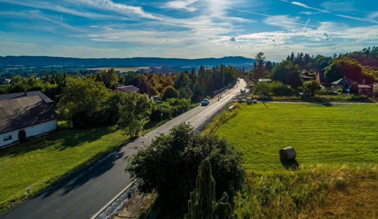 Práce na Krkonošské ulici ve Dvoře Králové nad Labem