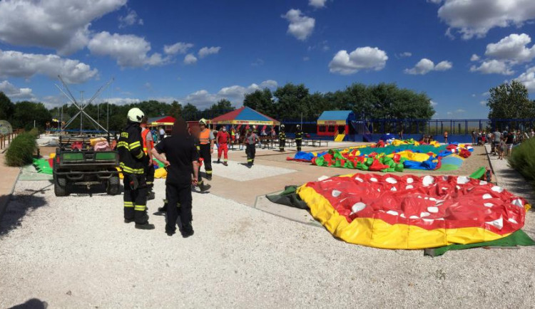 Záchrana dětí v Chlumci nad Cidlinou