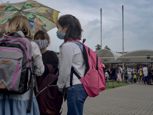 V Hradci nastoupí do základních škol přes 8 tisíc žáků. Úvod školního roku pro ně bude s opatřeními proti koronaviru