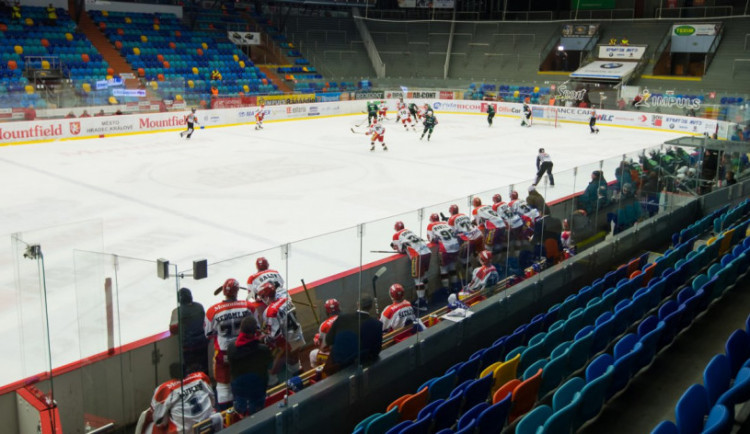 Zimní stadion v Hradci Králové se otevírá pro veřejnost. Stále platí přísná hygienická opatření