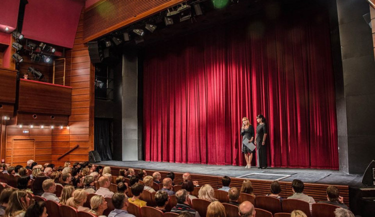 Klicperovo divadlo uvede v sobotu první premiéru sezony 2020/21