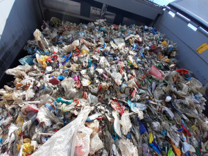 Společnost na Hradecku dostala 3,5 milionu pokutu za nelegální používaní výrobků z odpadů