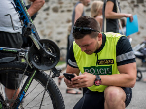 Městská policie v Hradci Králové se zaměří na cyklisty. Velice často jezdí například po chodnících