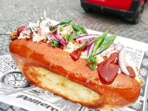Do Hradce Králové míří druhý ročník Food Truck Festu. Kvůli koronaviru se málem nekonal