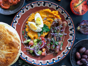 Do Hradce Králové míří druhý ročník Food Truck Festu. Kvůli koronaviru se málem nekonal
