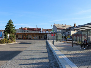 Autobusové nádraží a nová odbavovací hala v Hořicích