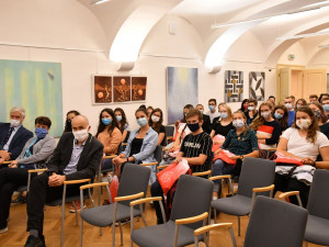 Během Medikempu si studenti vyzkoušeli medicínu nanečisto. Připravila ho Lékařská fakulta v Hradci Králové