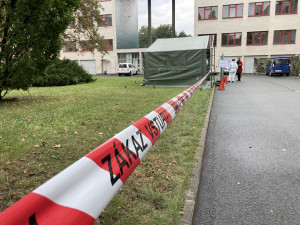 FOTO: DRIVE-IN hlasování v kraji moc lidí nevyužilo. Fronty se netvořily, vše proběhlo bez komplikací