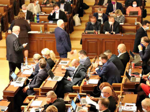 AKTUÁLNĚ: Vláda schválila nouzový stav
