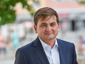 Když se stanu hejtmanem, senátorské křeslo neopustím, říká vítěz krajských voleb Martin Červíček