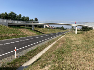 Obchvat Opočna je opět otevřen. Kraj získal chybějící povolení k provozu