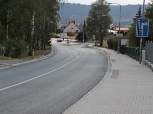 Krkonošskou ulicí ve Dvoře už řidiči projedou. Uzavírka trvala od února