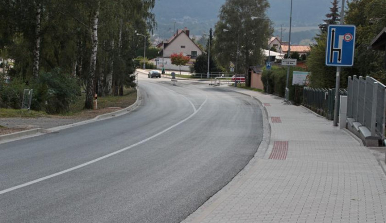Krkonošská ulice ve Dvoře Králové nad Labem je po devíti měsících opět otevřena