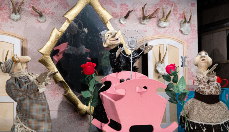 Režisér Divadla Drak Jakub Vašíček získal ocenění na festivalu v bosenské Banja Luc. Bodoval se Šípkovou Růženkou