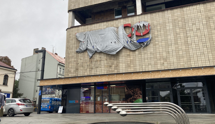 FOTO: Nové Tesco vedle Atria otevře příští středu. Pasáž už je přístupná