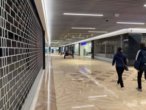 V Hradci Králové se dnes otevřelo nové obchodní centrum. Prošlo kompletní rekonstrukcí