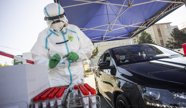 Koronavirus není rýmička. Rychlé hubnutí nedoporučuji, říká specialistka infekčního lékařství z Náchoda