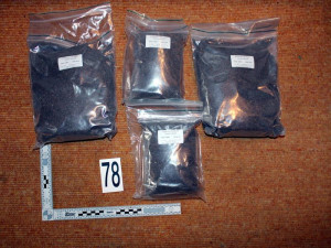 Polské distributory psychotropního lektvaru pro tajné šamanské seance a rituály zadrželi celníci