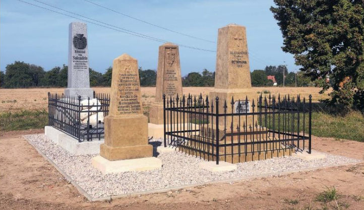 Pomníky u Dlouhých Dvorů